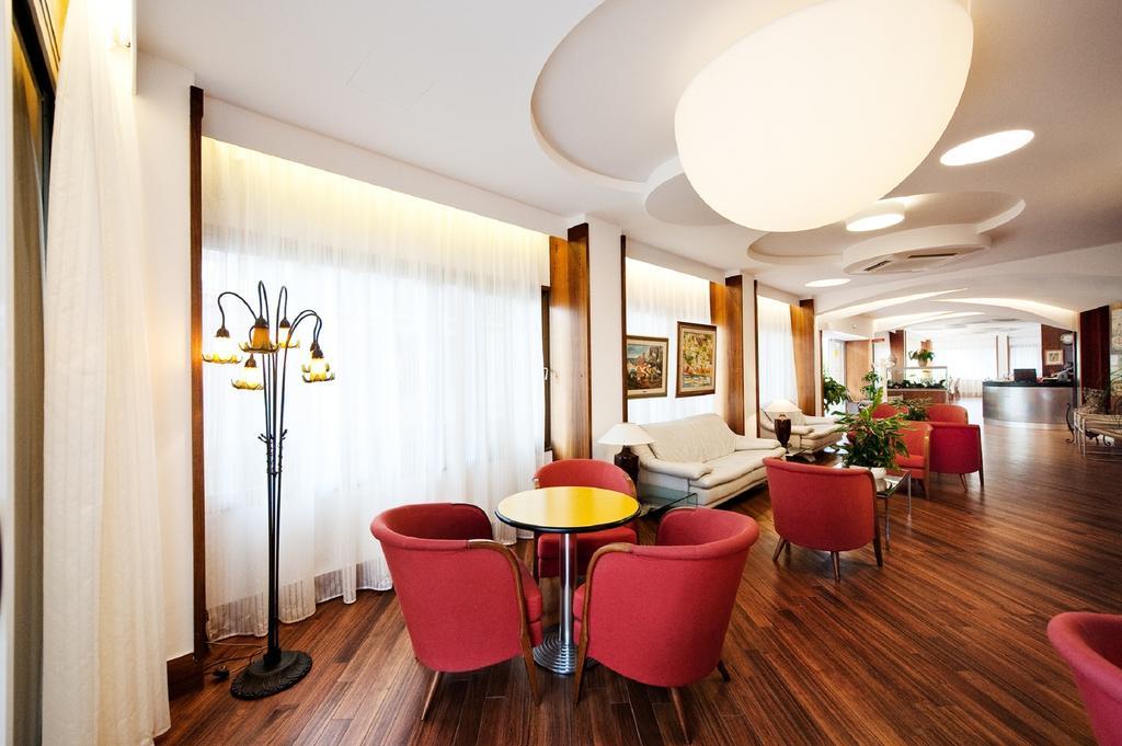 Hotel Continental سان بنيديتّو ديل ترونتو المظهر الخارجي الصورة